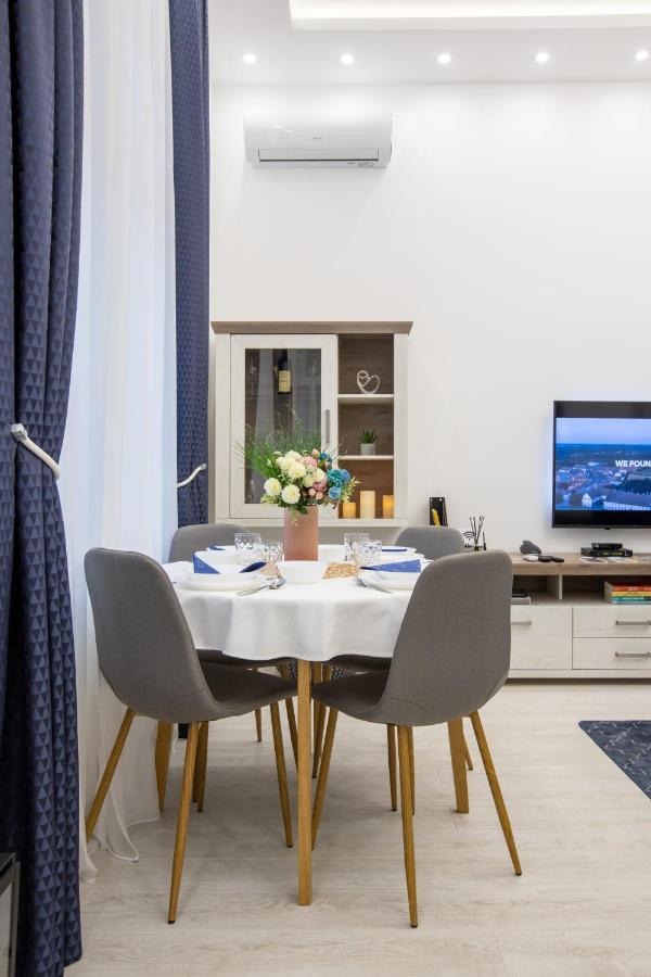 Theatre Square Apartments Novi Sad Luaran gambar
