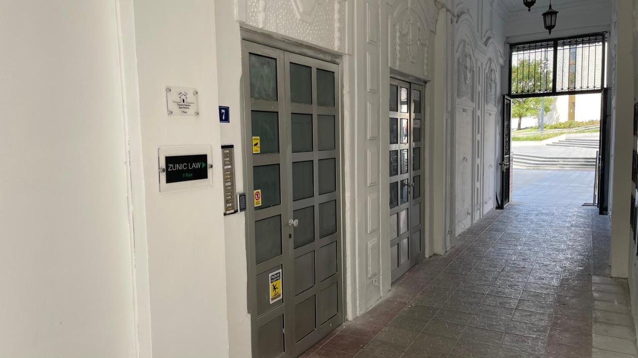 Theatre Square Apartments Novi Sad Luaran gambar