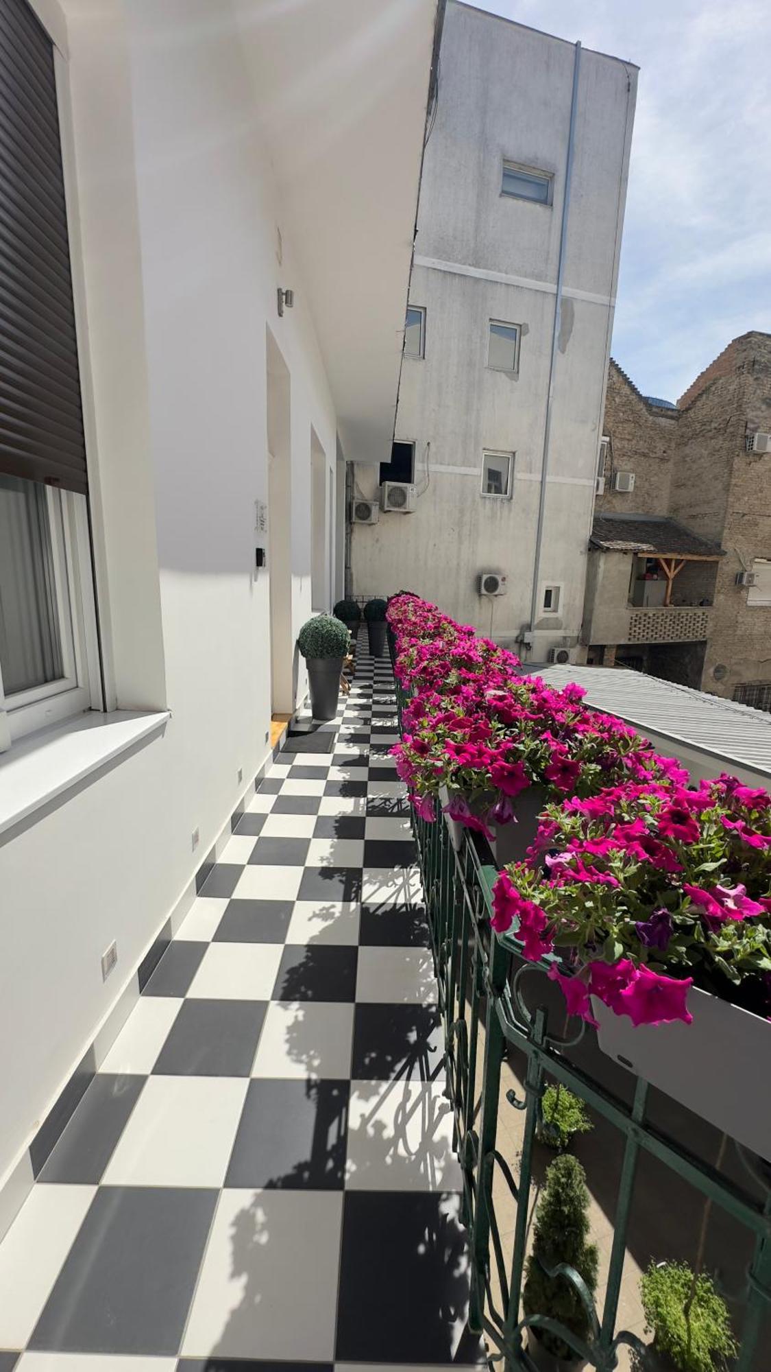 Theatre Square Apartments Novi Sad Luaran gambar